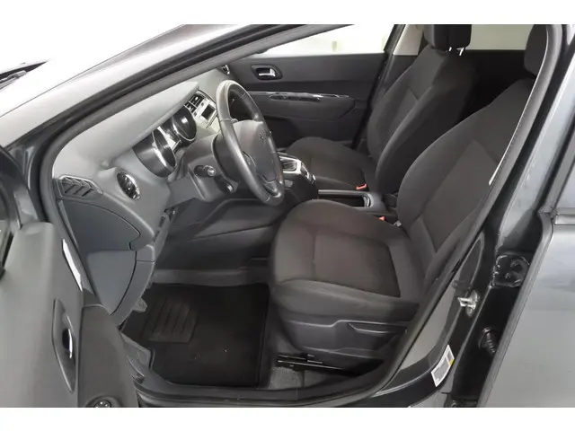 Peugeot 5008 1.6 VTi Access 2013 Benzine 12