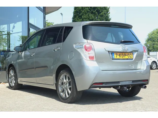 Toyota Verso 1.8 VVT-i BUSINESS AUT. 2013 Benzine 12