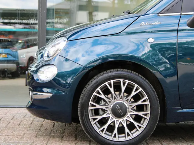 Fiat 500 1.0 Hybrid Dolcevita 2022 Benzine 12