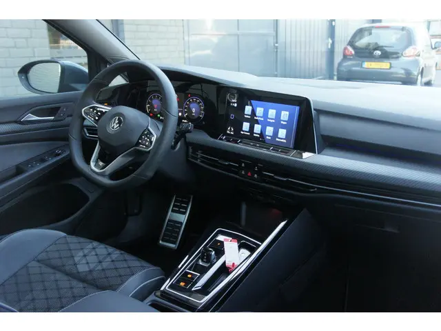 Volkswagen Golf 1.5 eTSI R-Line 2023 Benzine 22