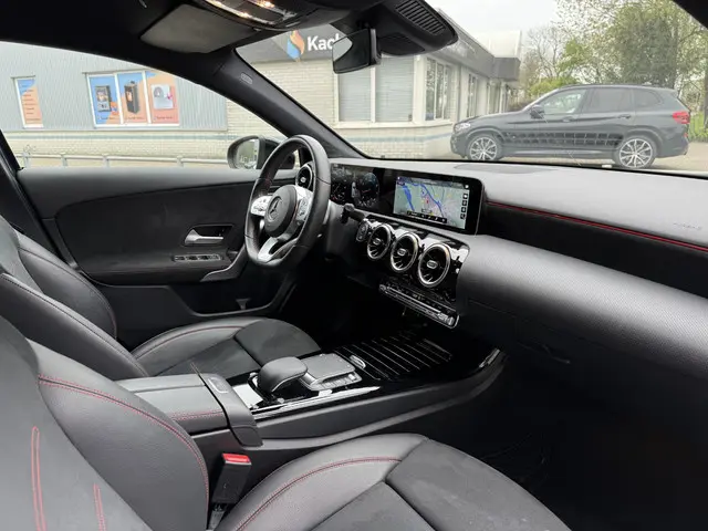Mercedes-Benz A-Klasse 200 Aut. AMG Sport 2020 Benzine 12