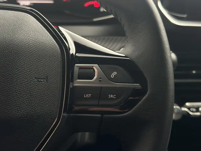 Peugeot 208 1.2 PureTech Allure Pack 2022 Benzine 20