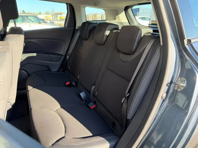 Renault Clio Estate 0.9 TCe Zen 2018 Benzine 12