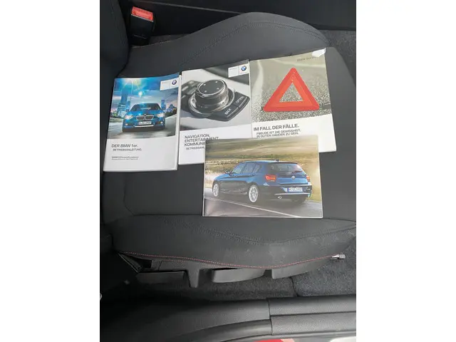 BMW 1 Serie 118i High Executive 2012 Benzine 35