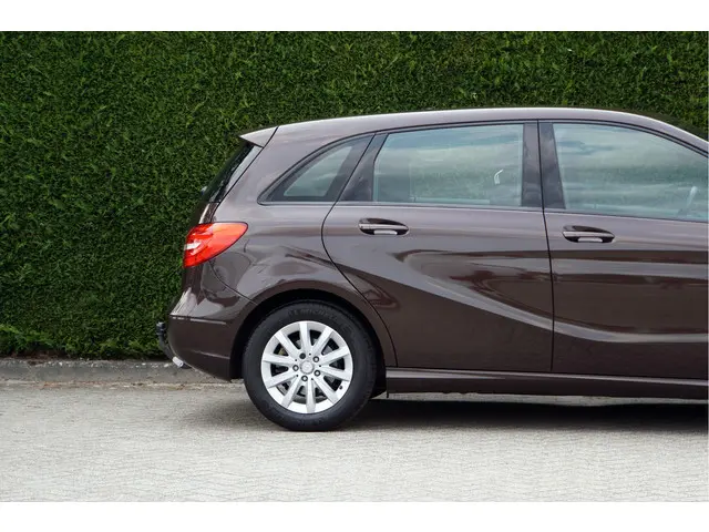 Mercedes-Benz B-Klasse B 180 Ambition 2014 Benzine 38