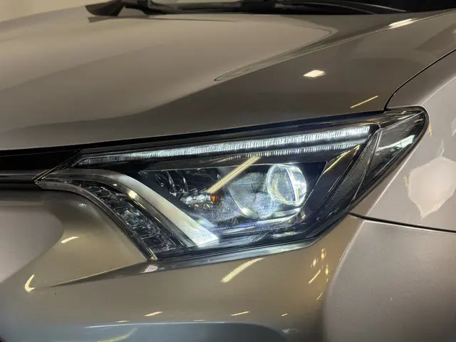 Toyota RAV4 2.5 Hybrid AWD Style 2017 Hybride Benzine 6