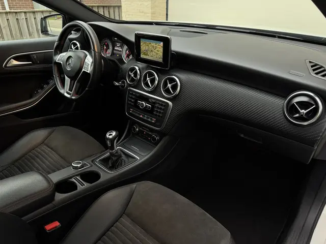 Mercedes-Benz A-Klasse 180 AMG 2014 Benzine 8