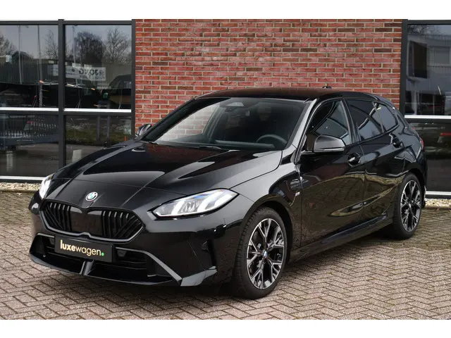 BMW 1 Serie 120 M-Sport 2024 Benzine 51