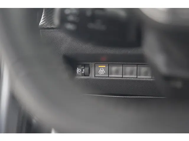 Peugeot e-2008 EV Active 50 kWh 2022 Elektrisch 36