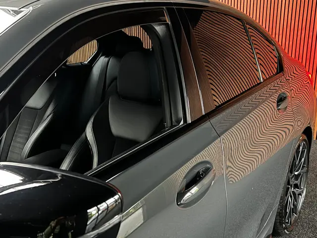 BMW 3 Serie 320i M-sport 2019 Benzine 26