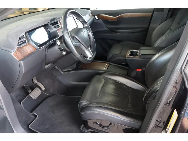 Tesla Model X 90D Base 6p. 2017 Elektrisch 18