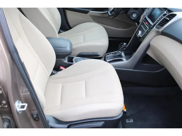 Hyundai i30 1.6 GDI i-Vision Automaat 2012 Benzine 15