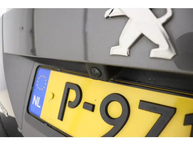 Peugeot 2008 1.2 PureTech GT 2022 Benzine 14