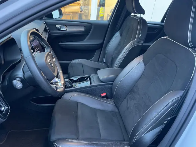 Volvo XC40 Recharge P8 AWD R-Design 2021 Elektrisch 14