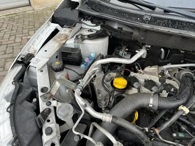 Nissan QASHQAI 1.2 Tekna - Front Schade - BPM 2014 Benzine 28