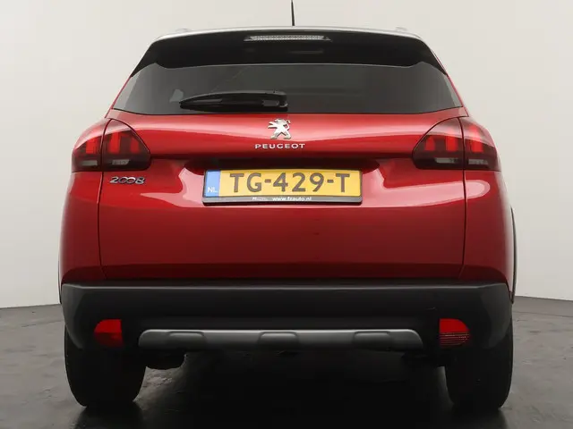 Peugeot 2008 1.2 PureTech Allure 2018 Benzine 4