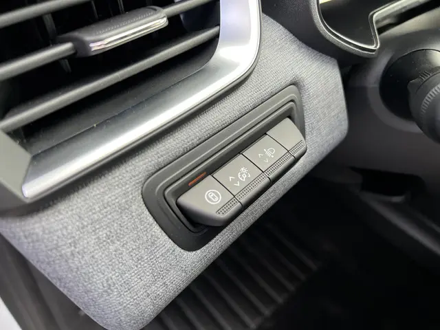 Mitsubishi Colt 1.0T MT Intense 2025 Benzine 26