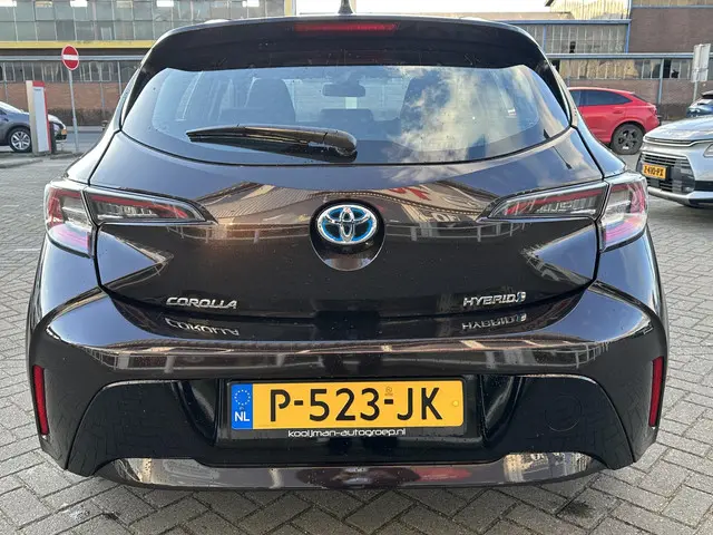 Toyota Corolla 1.8 Hybrid Active 2022 Hybride Benzine 8