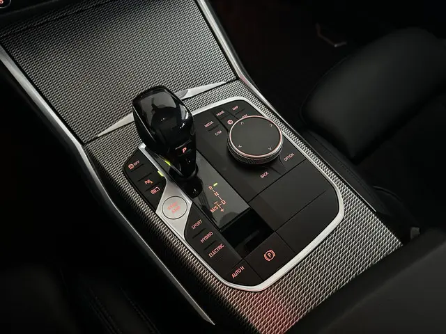 BMW 3 Serie 330e M Sport 2019 Hybride Benzine 19