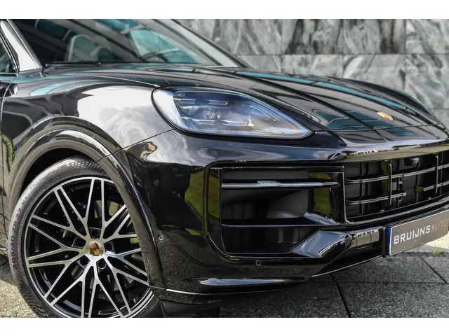 Porsche Cayenne Coupé 3.0 E-Hybrid 2025 Hybride Benzine 5