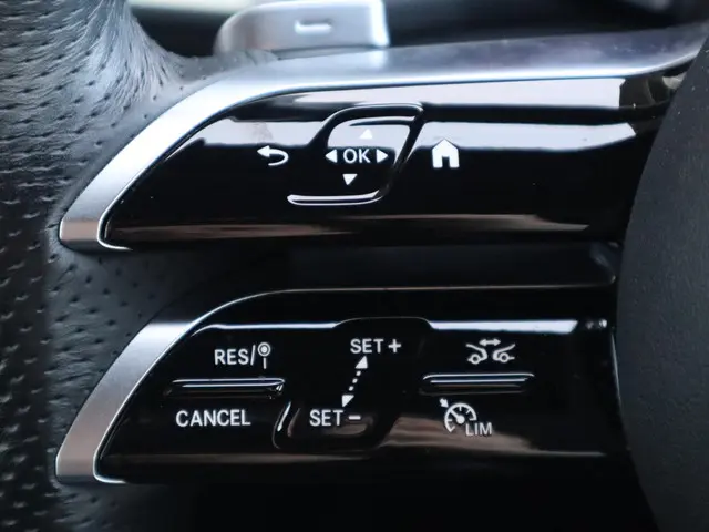 Mercedes-Benz GLC 400 e 4MATIC 2023 Hybride Benzine 19