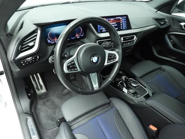 BMW 2 Serie Gran Coupe 218i 2024 Benzine 6