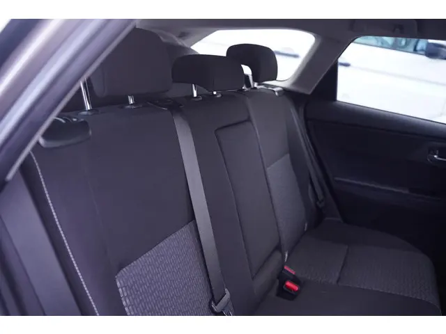 Toyota Auris 1.6 First Edition 2015 Benzine 30