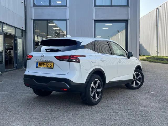 Nissan QASHQAI 1.3 MHEV Business Design 2023 Benzine 2