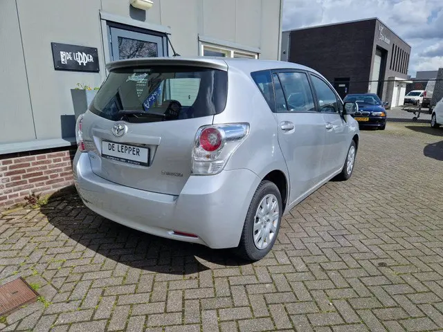 Toyota Verso 1.6 VVT-i Aspiration | AIRCO 2012 Benzine 12