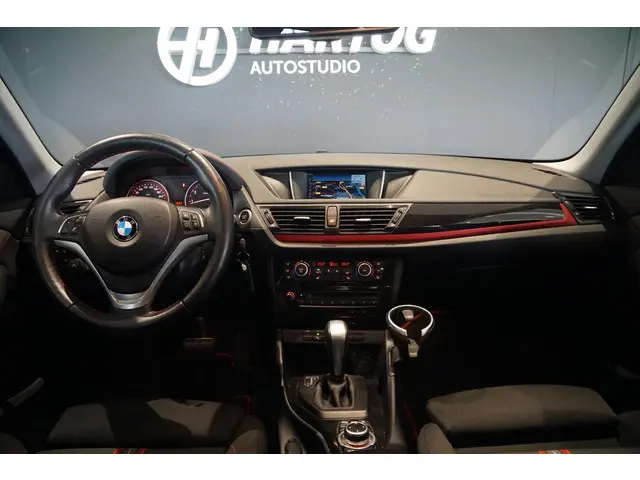 BMW X1 sDrive18i 2015 Benzine 3