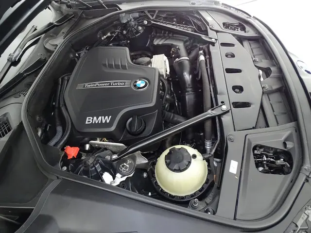 BMW 5 Serie Touring 520i Luxury Edition 2013 Benzine 13