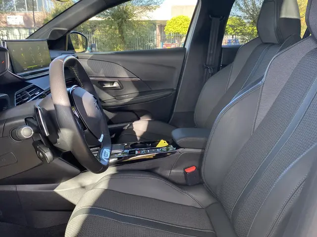 Peugeot 208 1.2 PureTech GT 2023 Benzine 12