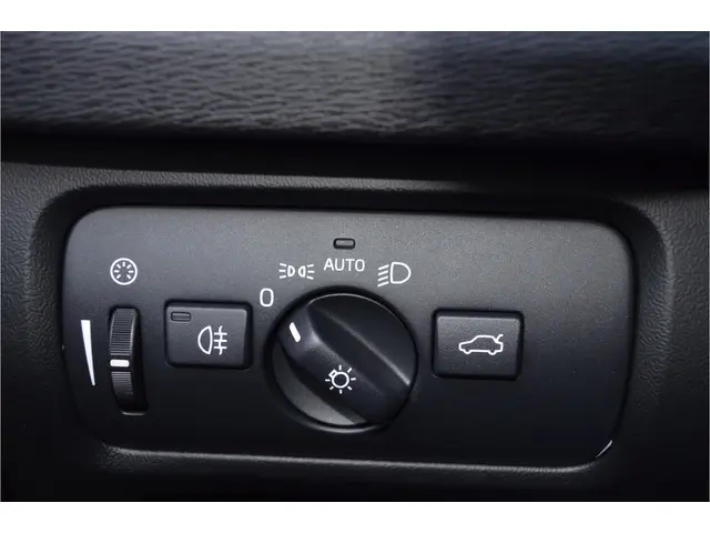 Volvo V40 1.6 T2 Momentum 2014 Benzine 19