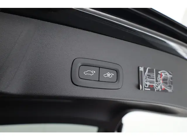 Volvo XC40 T5 Recharge R-Design 2022 Hybride Benzine 31
