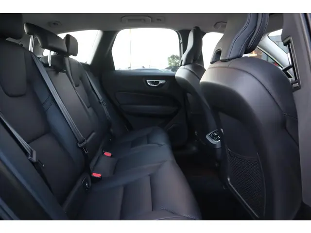 Volvo XC60 2.0 B4 INSCRIPTION 2023 Hybride Diesel 23