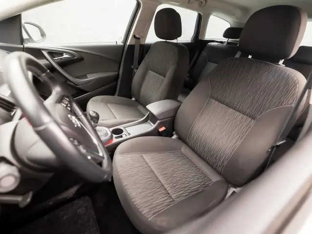 Opel Astra Sports Tourer 1.4 Turbo Blitz 2015 Benzine 13