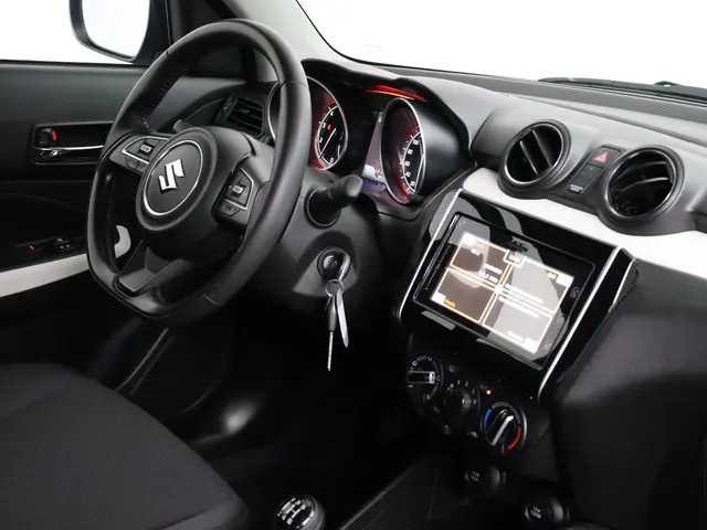 Suzuki Swift 1.2 Select Smart Hybrid 2024 Benzine 26