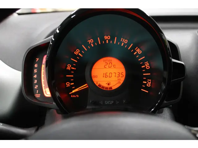 Toyota Aygo 1.0 VVT-i x-play 2017 Benzine 12