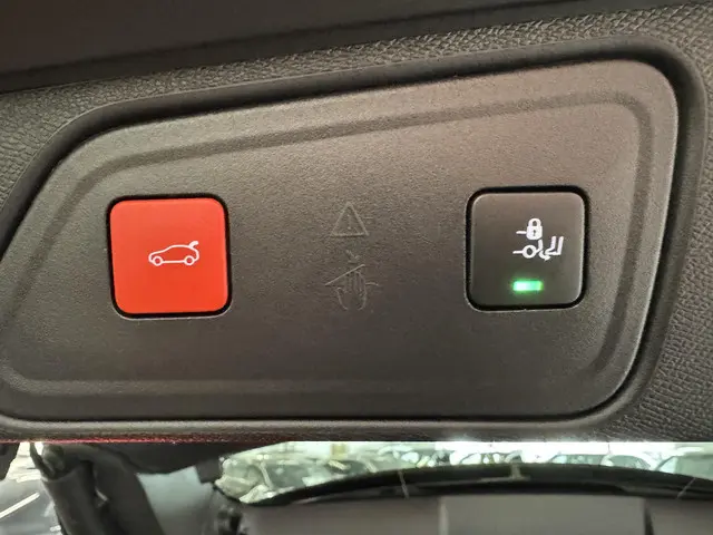 Peugeot 3008 1.6 HYbrid4 300 GT 2021 Hybride Benzine 15