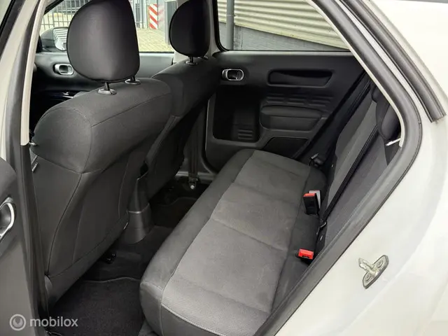 Citroën C4 Cactus 1.2 VTi Shine 2014 Benzine 19