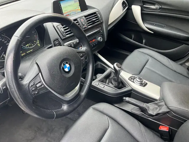 BMW 1 Serie 114i EDE Executive 2013 Benzine 12