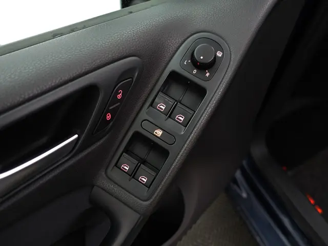 Volkswagen Golf 1.4 TSI Highline Automaat- 2012 Benzine 18