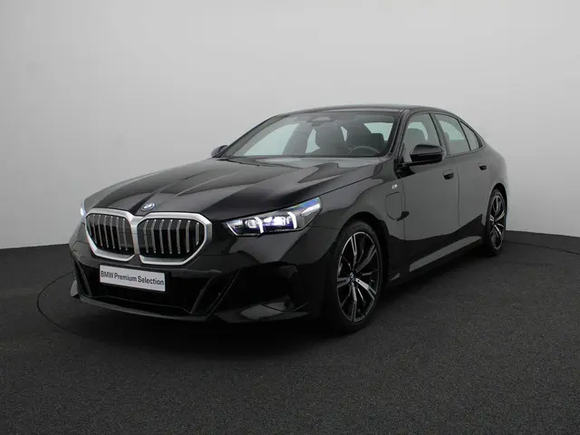 BMW 5 Serie Sedan 530e 2024 Hybride Benzine 36