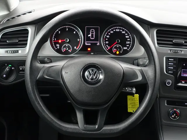 Volkswagen Golf 1.6 TDI Comfortline- 2013 Diesel 12