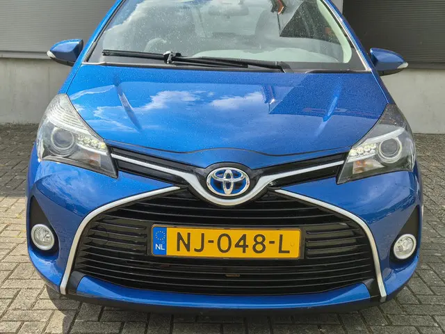 Toyota Yaris 1.5 Hybrid Trend 2017 Hybride Benzine 11