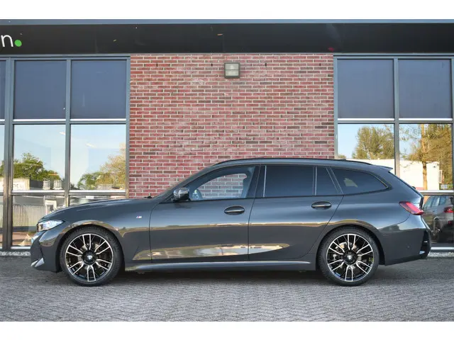 BMW 3 Serie Touring 320d M-Sport 2024 Diesel 52