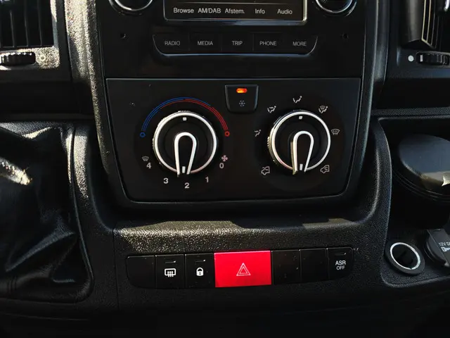 Opel Movano 2.2D 140 L2H2 3.5T 2022 Diesel 15