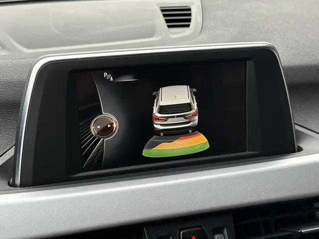 BMW X1 sDrive18i Centennial Executive 2017 Benzine 21