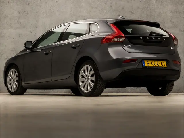Volvo V40 3
