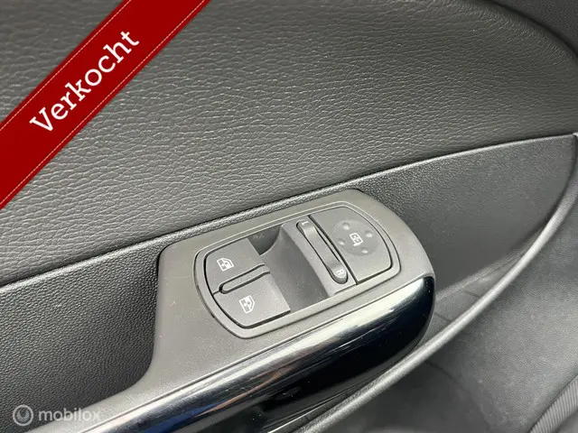 Opel Corsa 1.4-16V Cosmo | Trekhaak 2012 Benzine 14